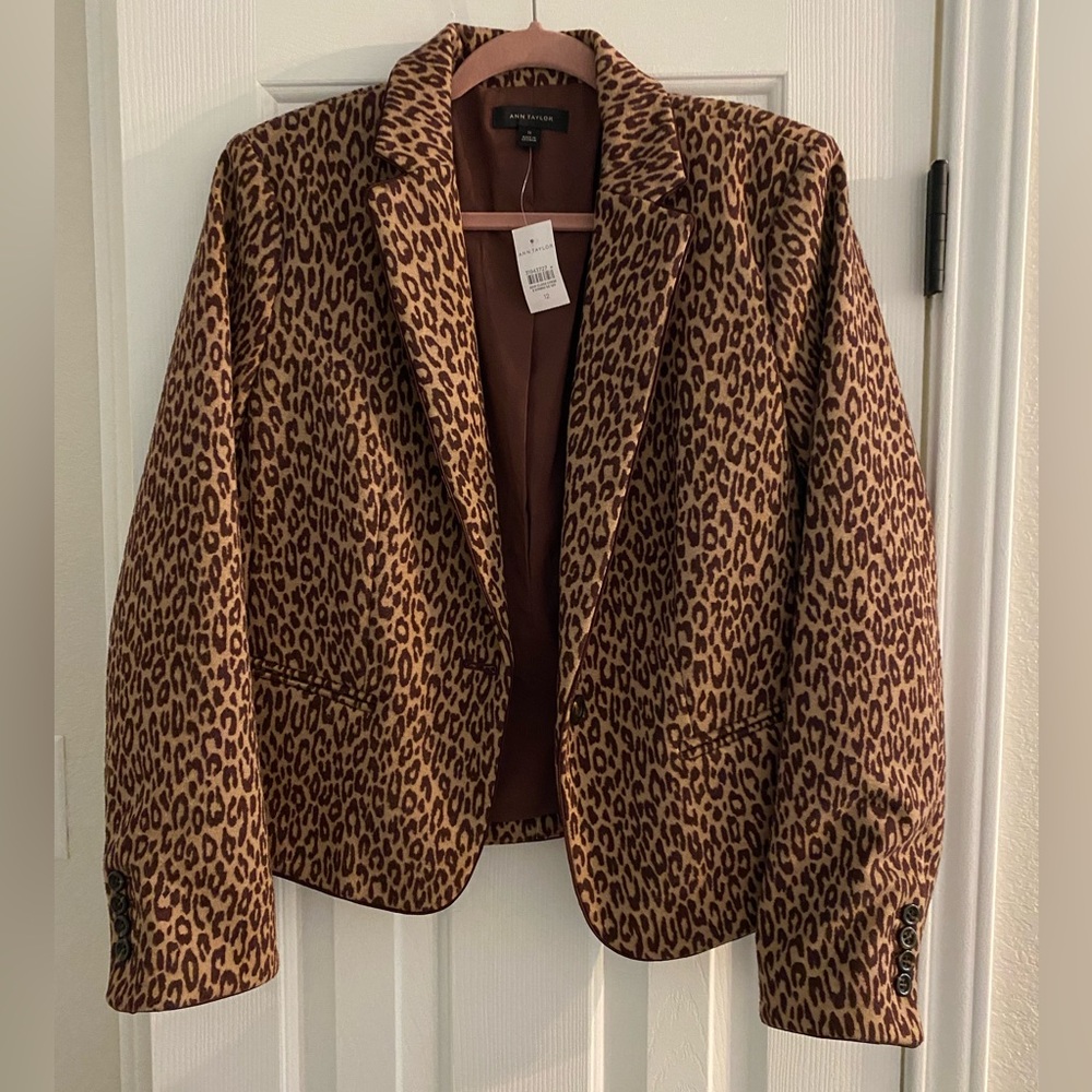 Ann Taylor blazer (NEVER WORN)